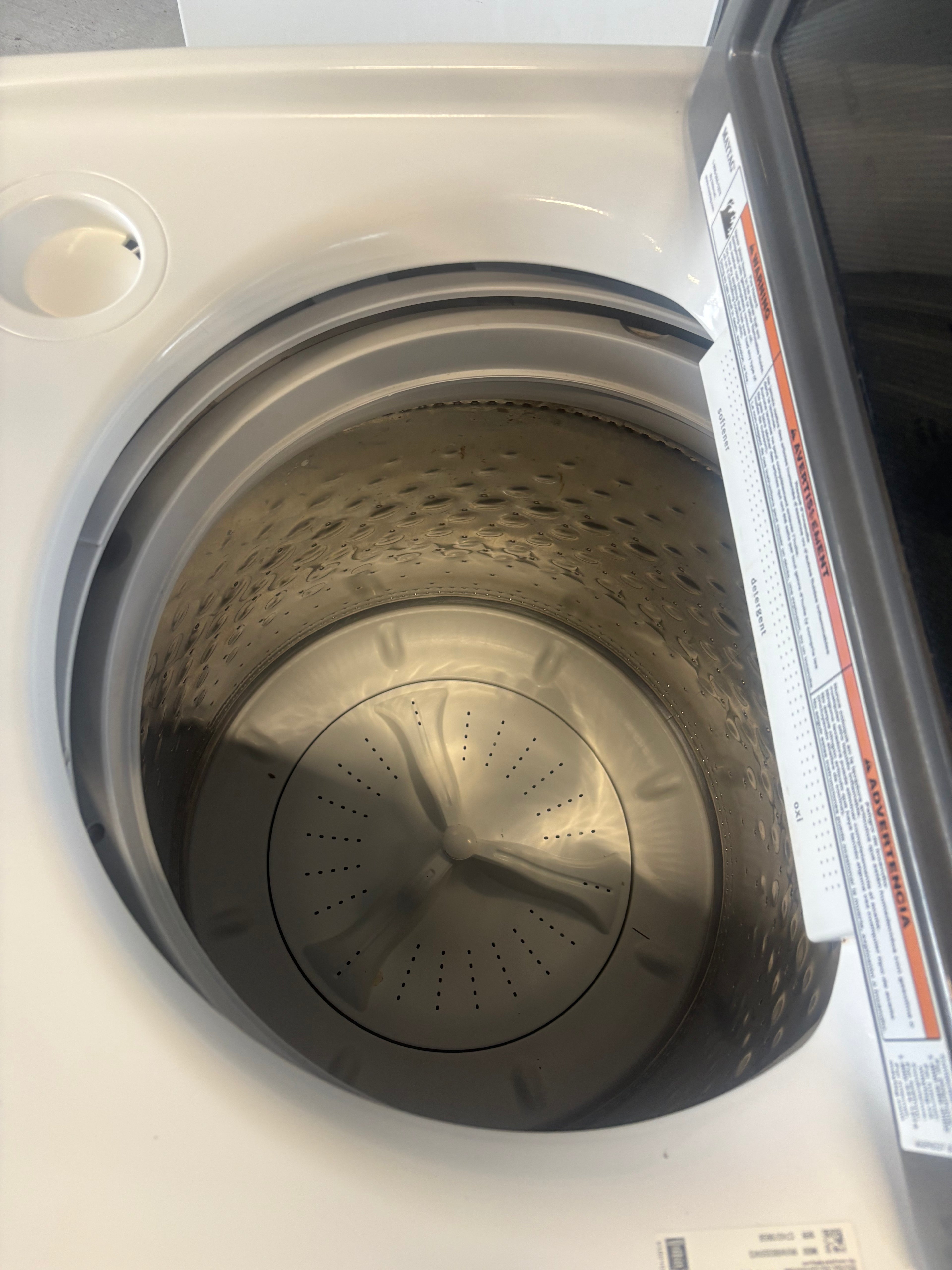 Maytag Large capacity Washer